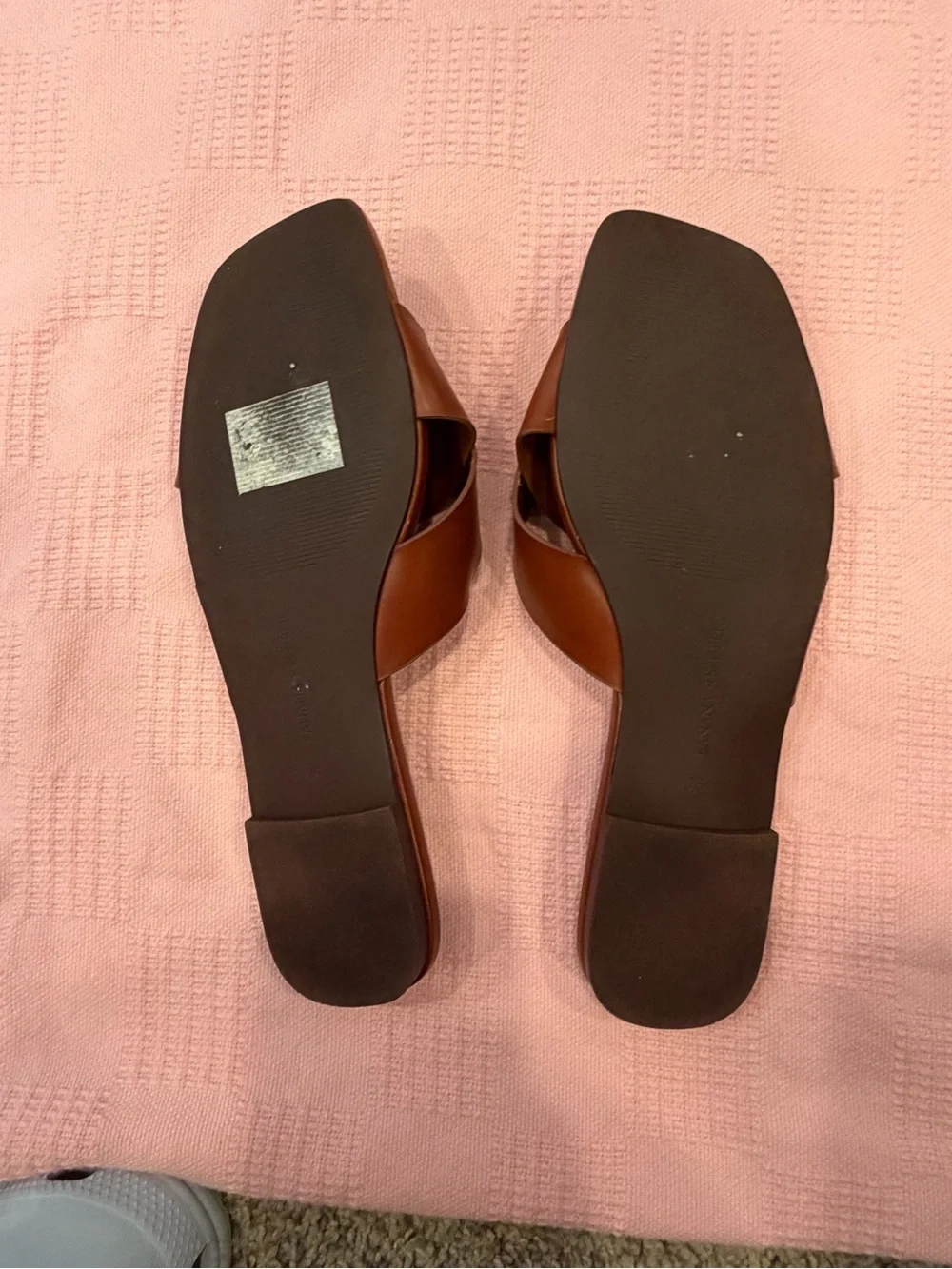 Banana Republic Tan Brown Knotted Leather Slides